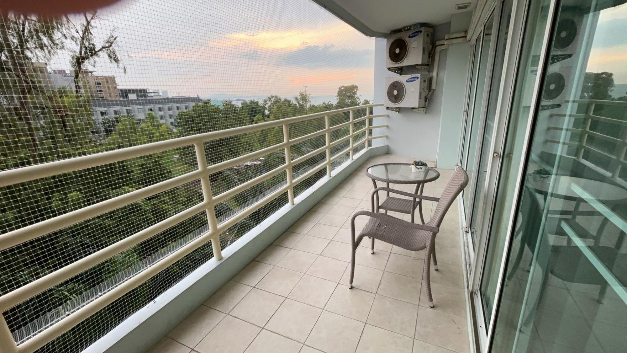 View Talay 6 Pattaya Beach By Anatolia Condo Suite Kültér fotó